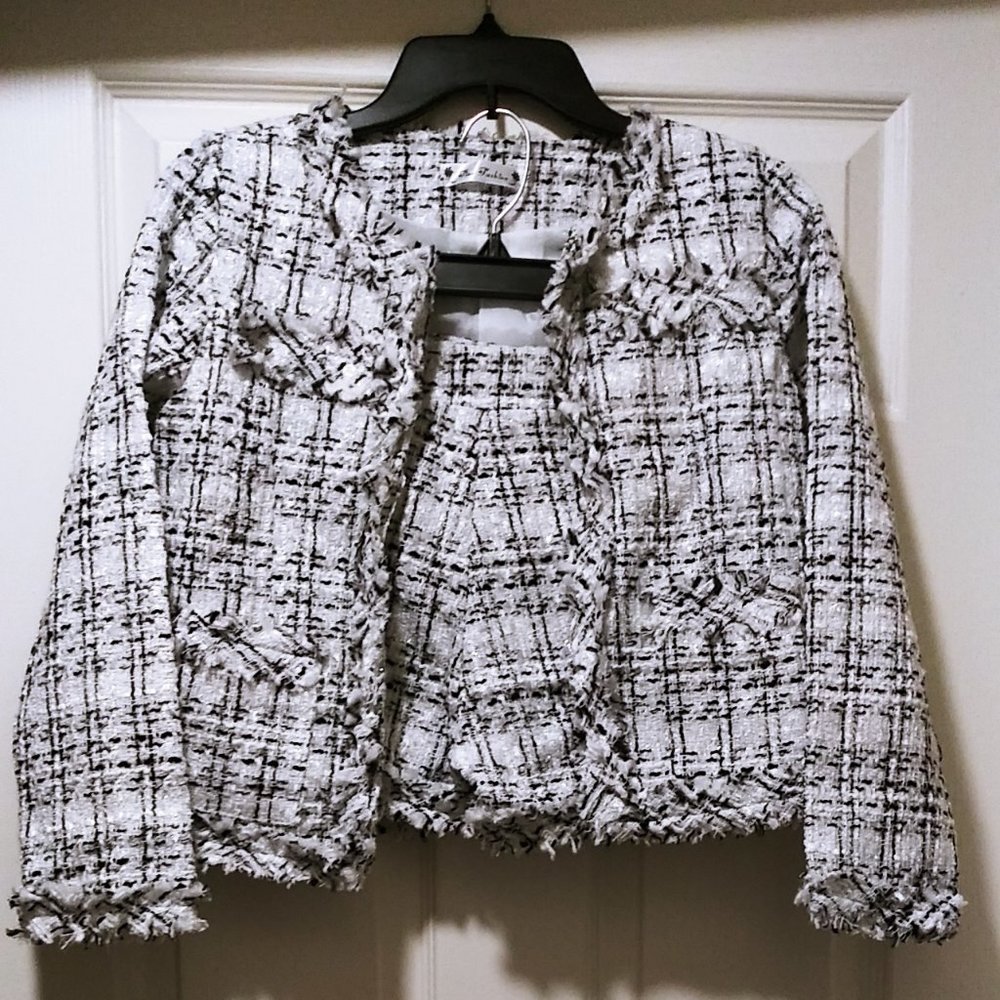 VINTAGE - SUPER CUTE!!!  White & Black Tweed Shorts & Jacket Set  Juniors Size M